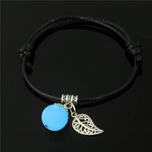 Load image into Gallery viewer, Bead Leaf Pendant Bracelet