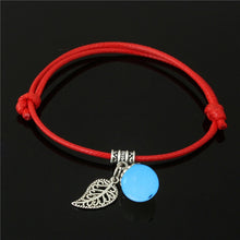 Load image into Gallery viewer, Bead Leaf Pendant Bracelet